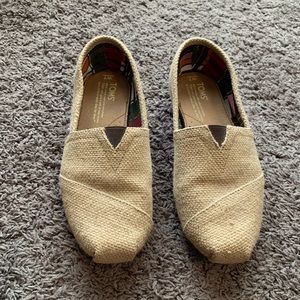 Toms